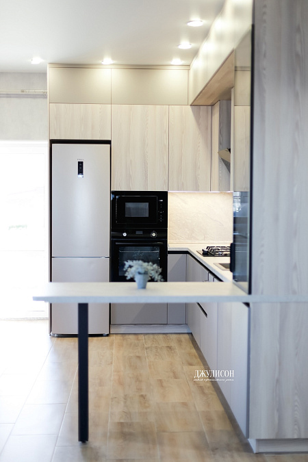 Установили угловую кухню в современном стиле полной комплектации фото 2