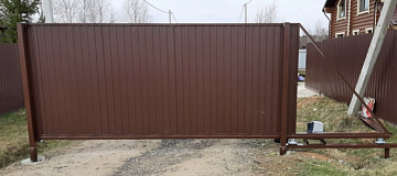 Откатные ворота на винтовых сваях (коричневые) фото