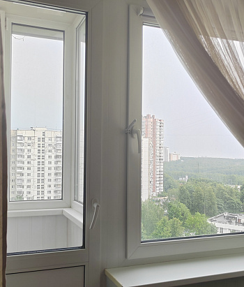 Остекление балкона и балконного блока в новостройке фото