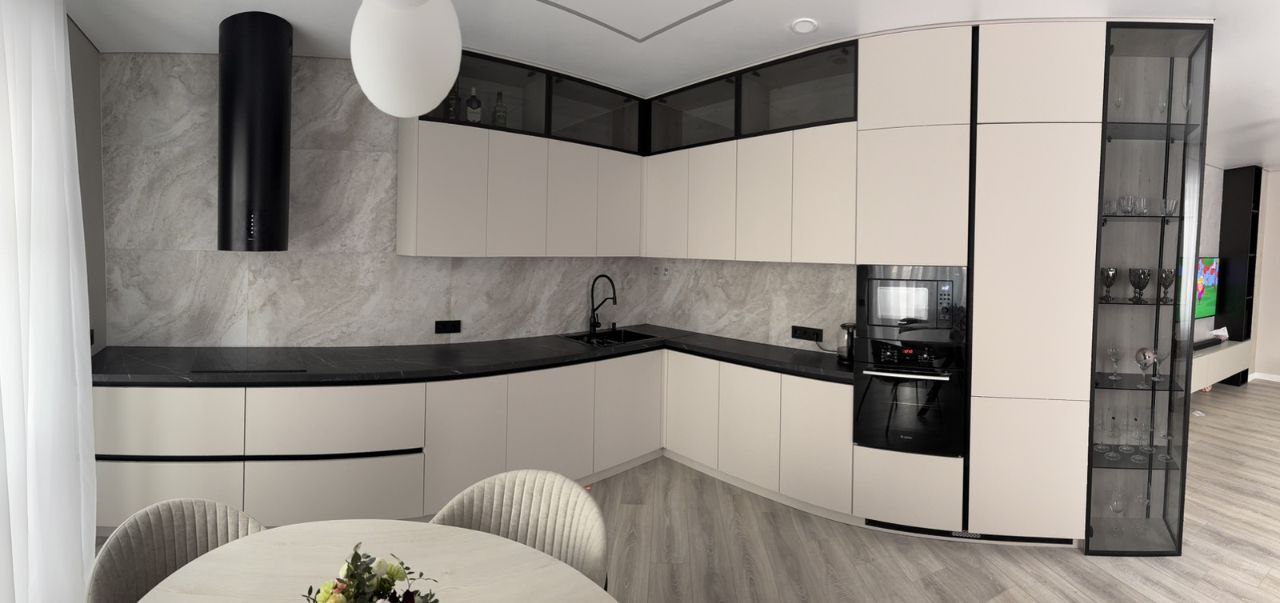 Белая угловая кухня с фасадом из МДФ фото