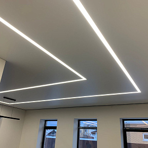 Натяжной потолок проект «Световые линии», 48 кв.м. фото 2