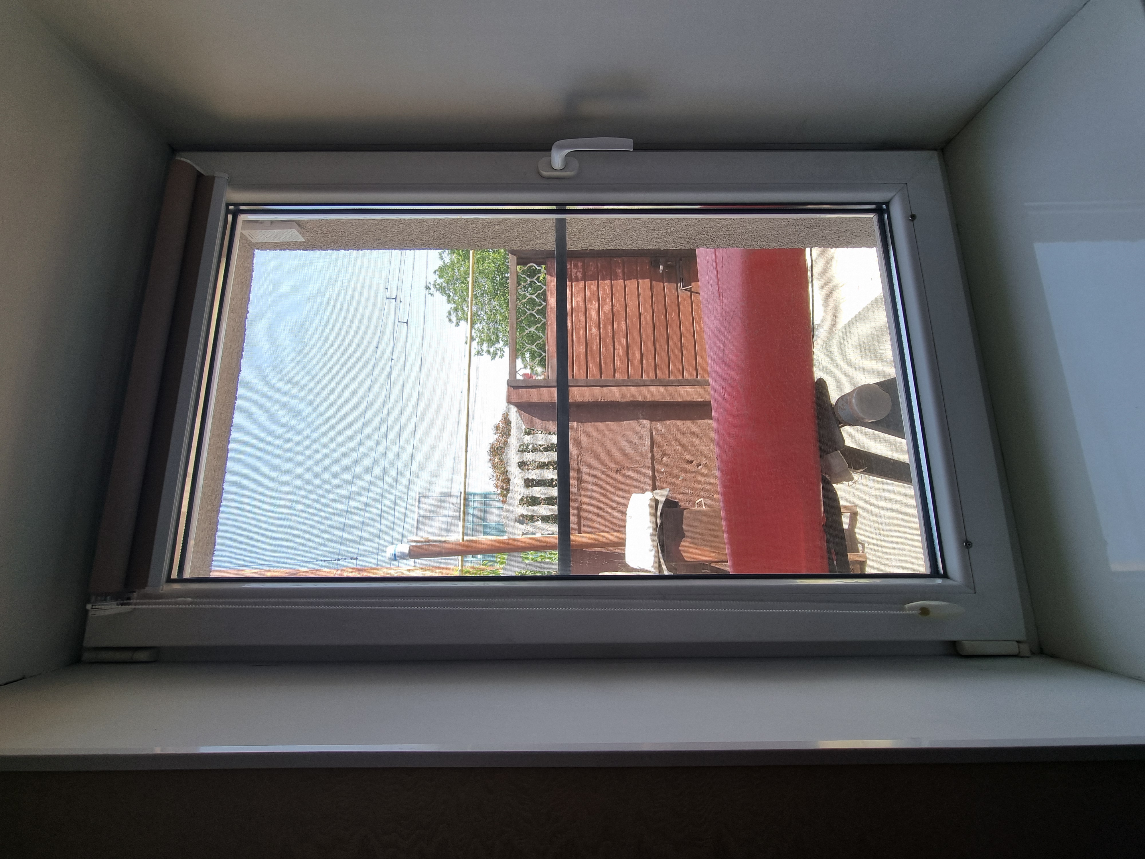 Одностворчатое окно из профиля Veka фото