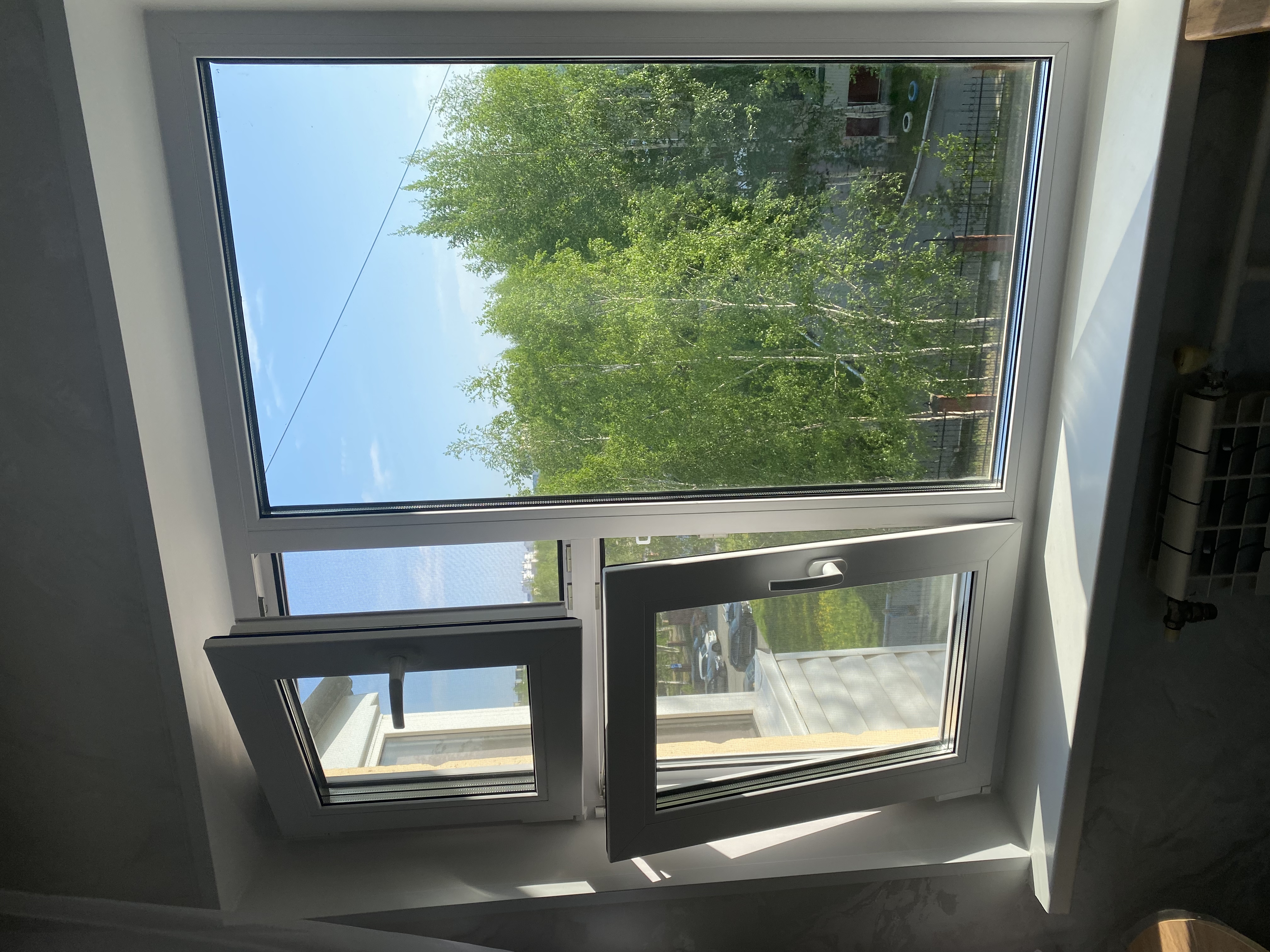 Замена двухстворчатого окна на новое Rehau в квартире фото