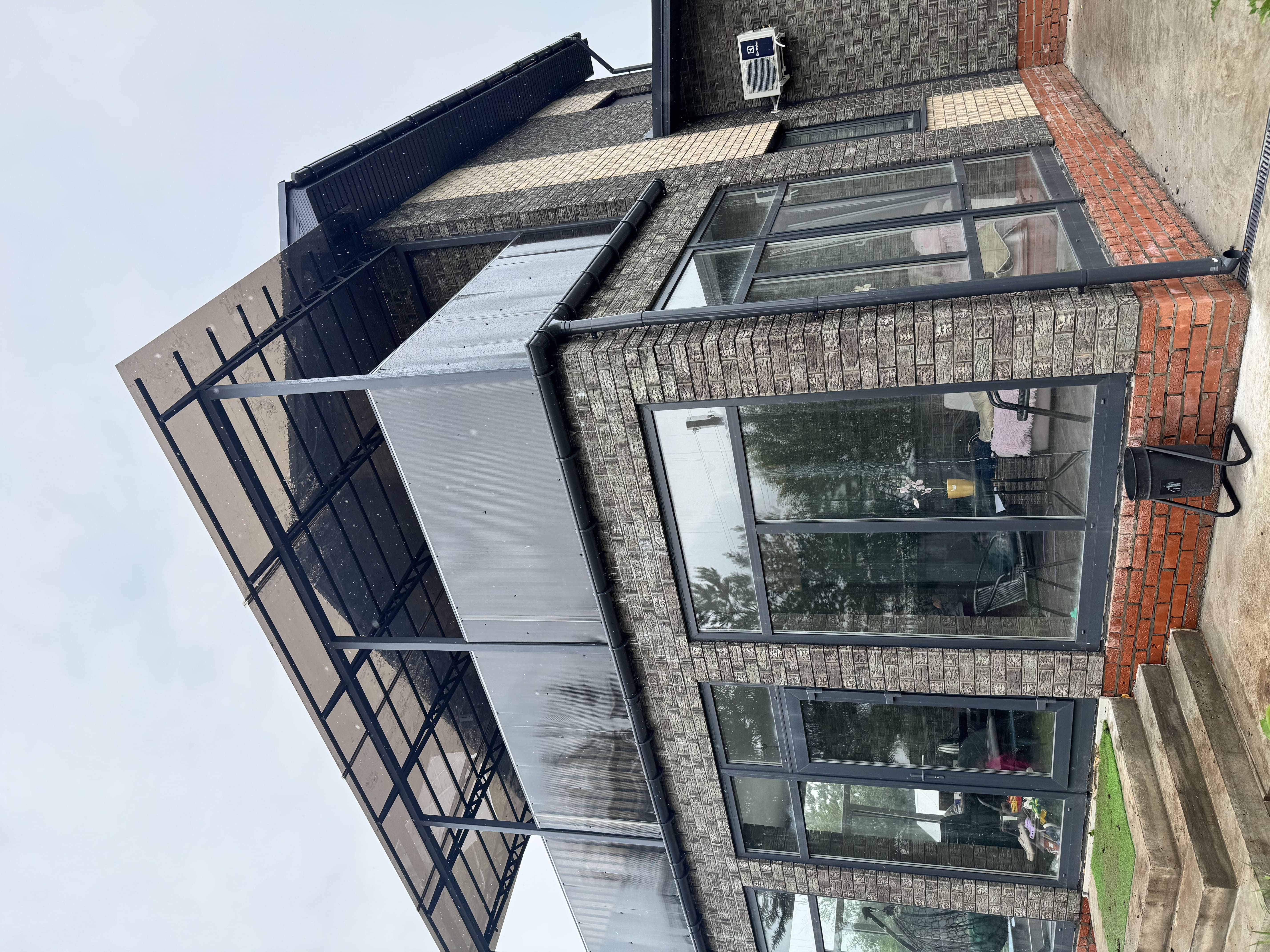 Остекление частного дома панорамными окнами Aluplast фото