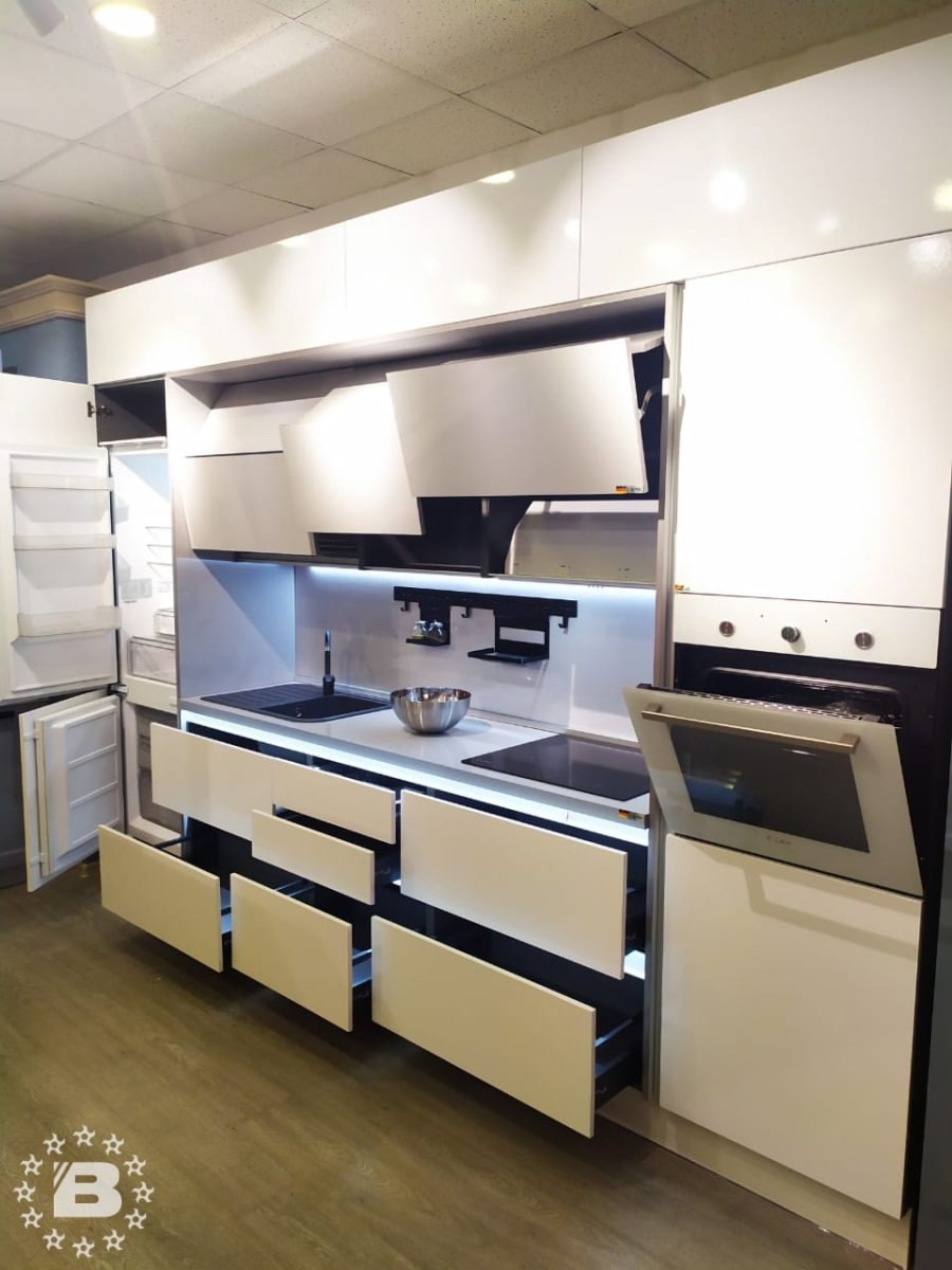 Кухня в стиле Хай-тек фото