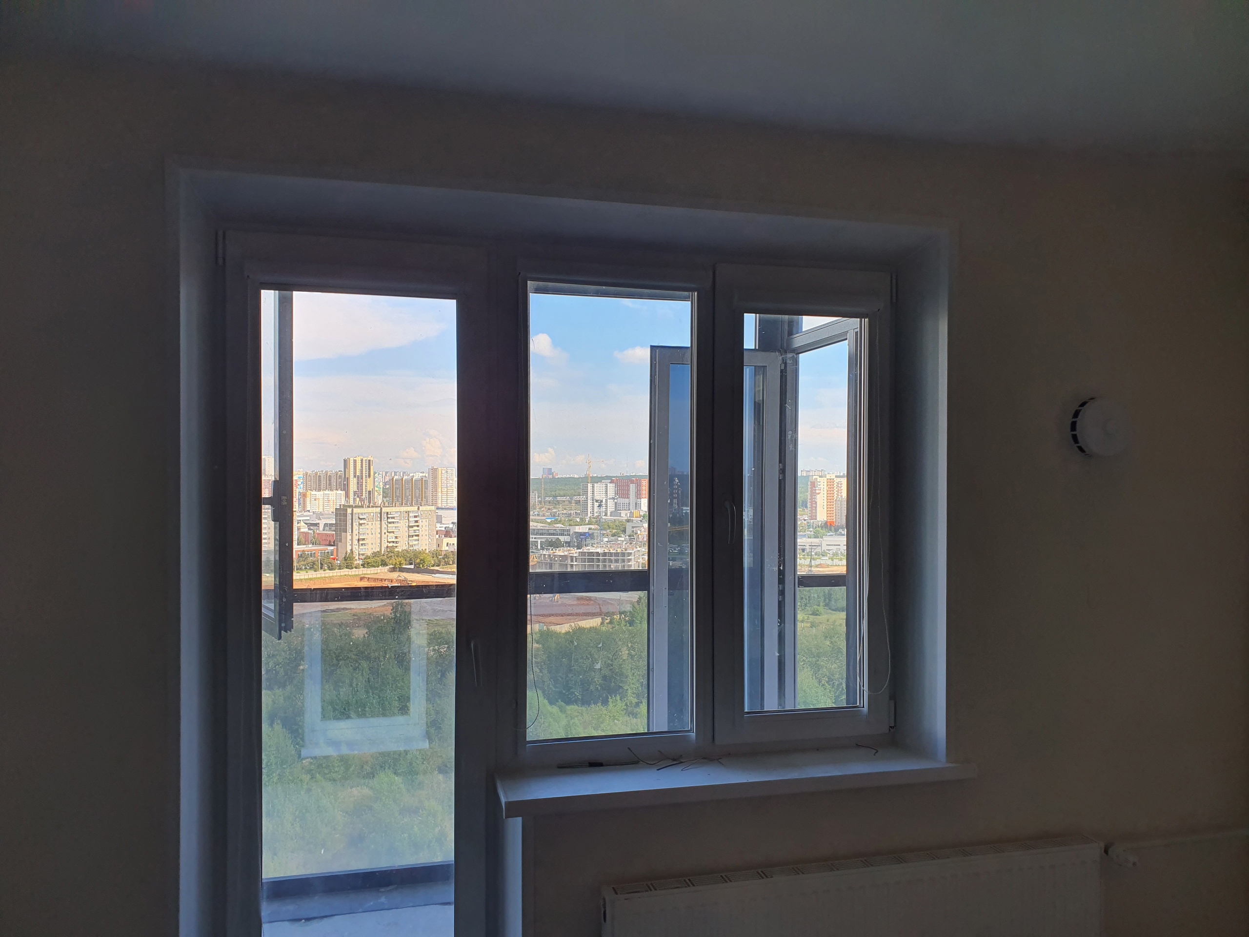 Кассетные рулонные шторы блэкаут фото