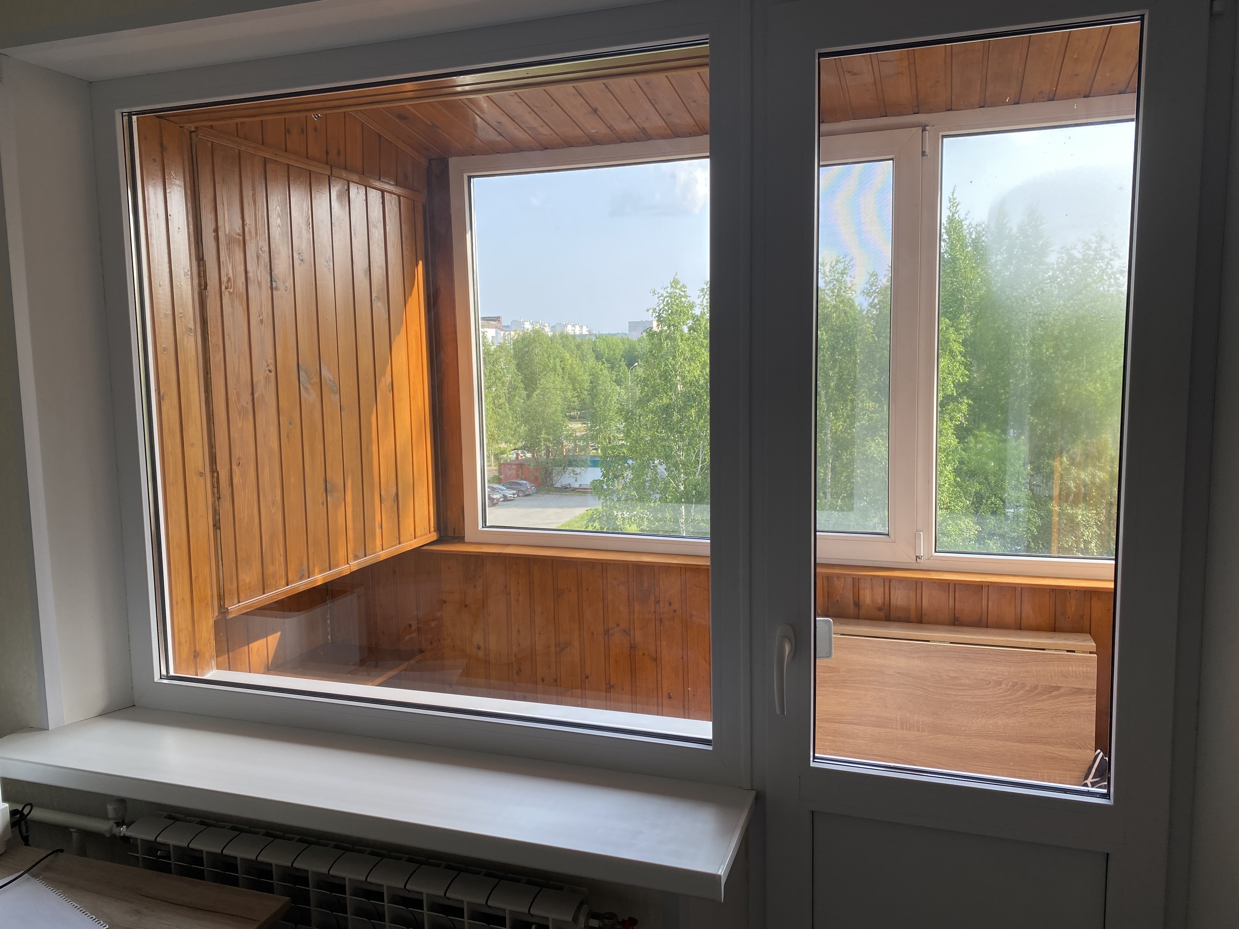 Остеклили балконный блок ПВХ окнами на базе профиля VEKA фото